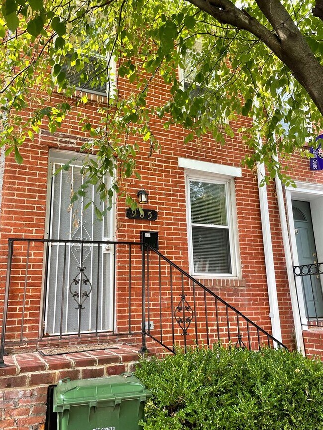 Foto del edificio - Charming 2 Bedroom/2 Bathroom Townhome in Pigtown, MD!
