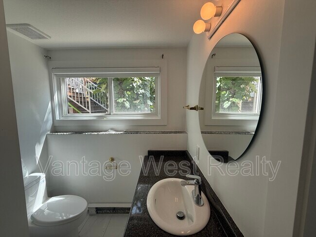 Photo du bâtiment - 907-907 Sutherland Ave