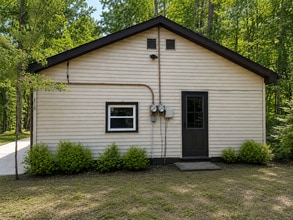 Building Photo - 416 Manitowish St