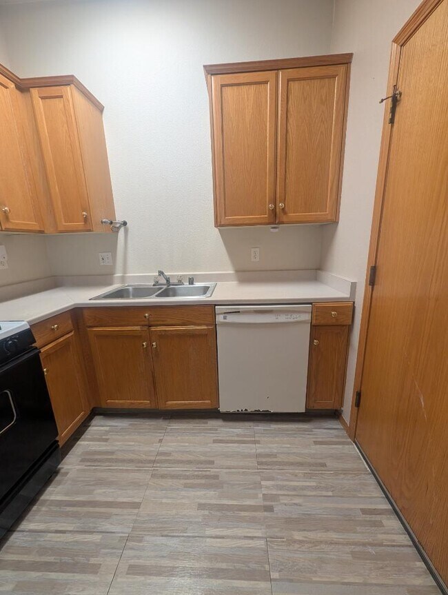 Foto del edificio - 2215 Silverbrook Ct