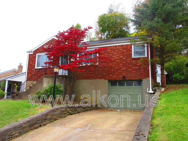 Building Photo - 4204 Willow Ave