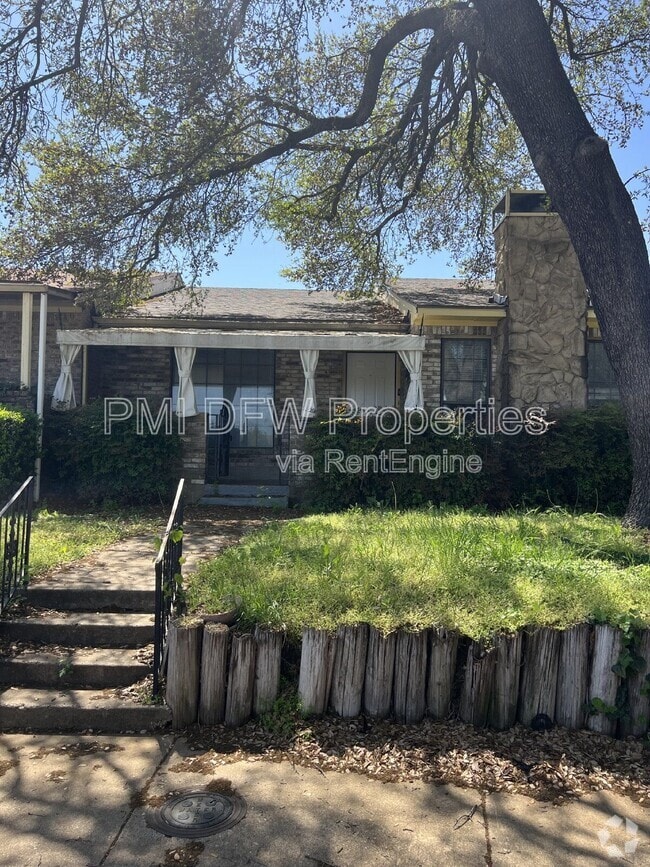 Building Photo - 1510 Cherrycrest Ln