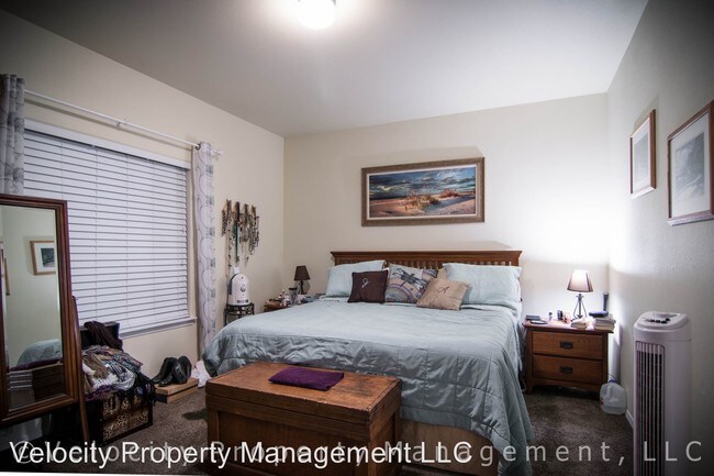 Building Photo - 61211 Fairfield Dr