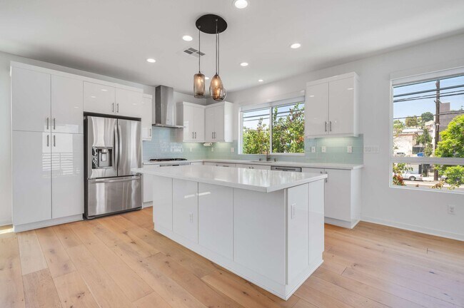 Foto del edificio - 4320 N Eagle Rock Blvd