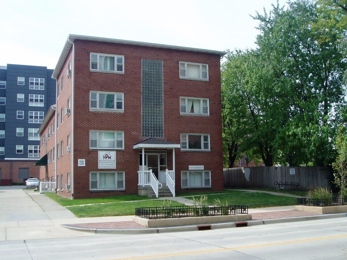 Foto principal - 205 East Green Street