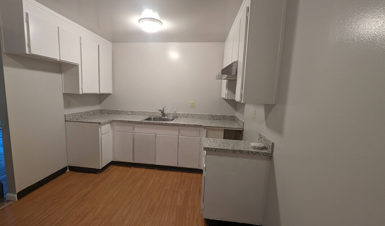 Building Photo - 667 Pinto Dr