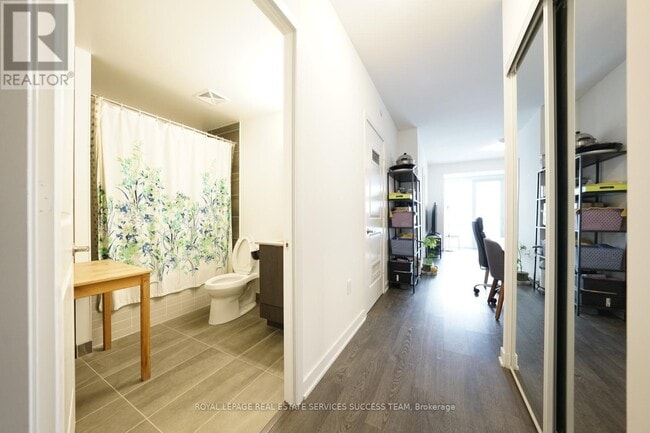 Building Photo - 4655 Metcalfe Ave