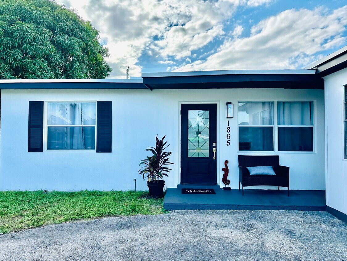 Foto principal - 1865 W Chatham Rd