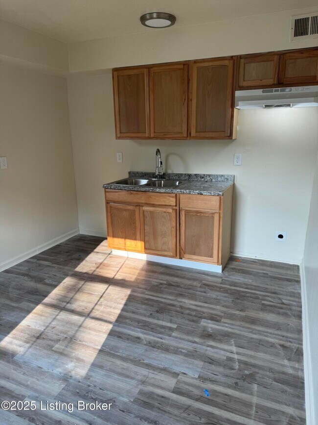 Foto del edificio - 10318 Greentree Ln