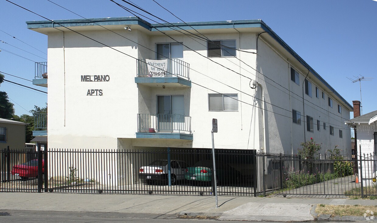 Building Photo - 3060 Logan St
