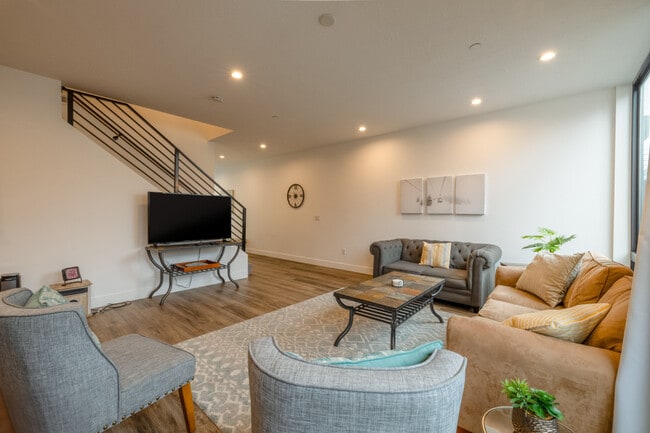 Building Photo - 2597 S 700 E