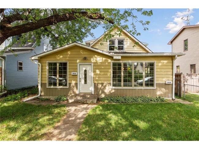 Building Photo - 3936 Nokomis ave