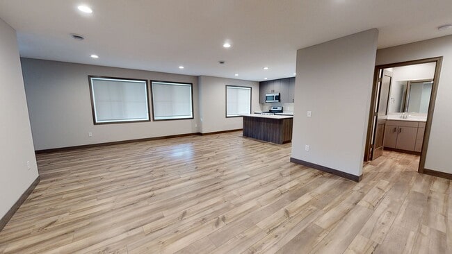 Foto del edificio - 926 17th Ave SE