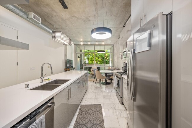 Building Photo - 1025 Island Ave