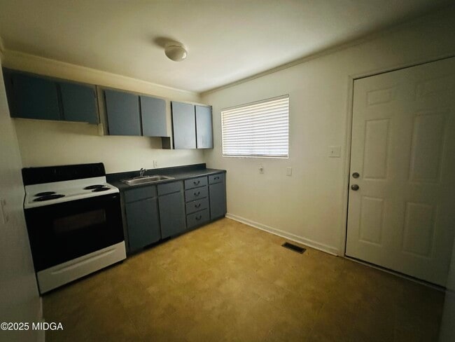 Foto del edificio - 2103 Ingleside Ave