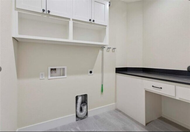 Foto del edificio - 4002 Heru Ct