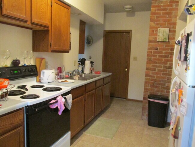 Building Photo - 2218 Merner Ave