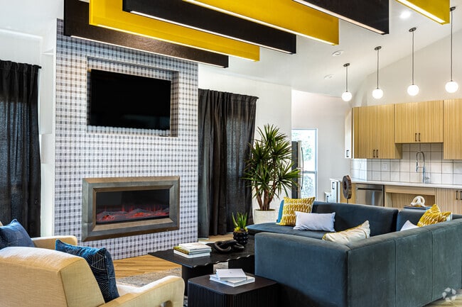 Interior Photo - The Landing CoMo