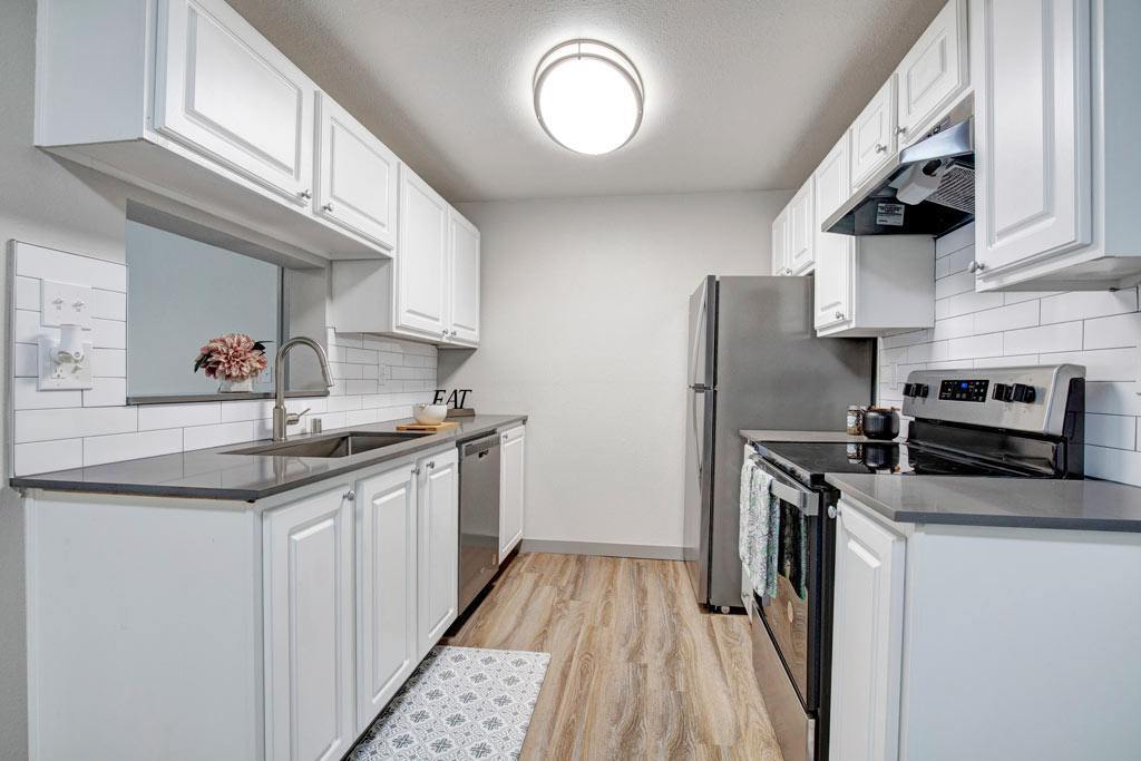 Modern Kitchen - One Bedroom - Taluswood Apartments