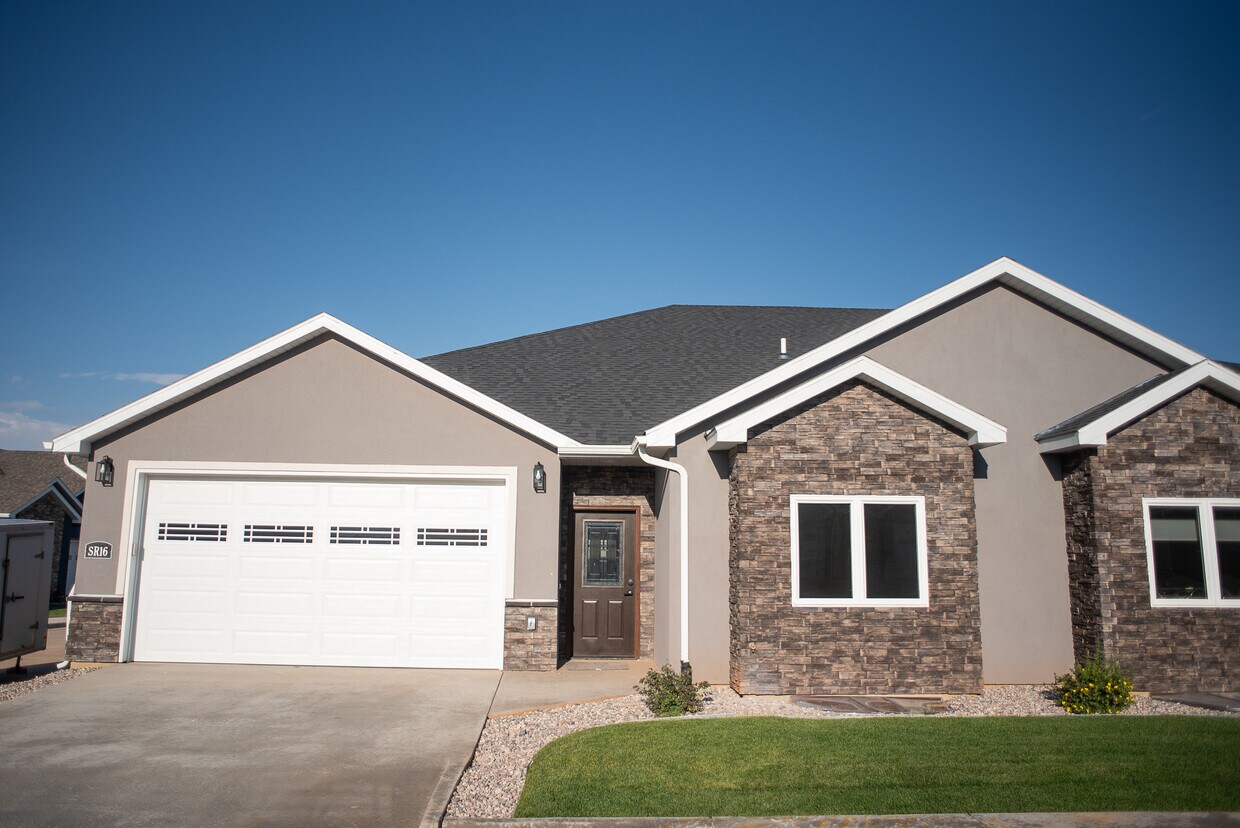 Foto principal - 4328 Beech Street
