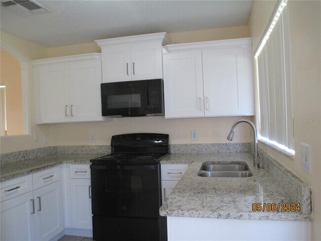 Foto del edificio - 13415 Fairway Glen Dr