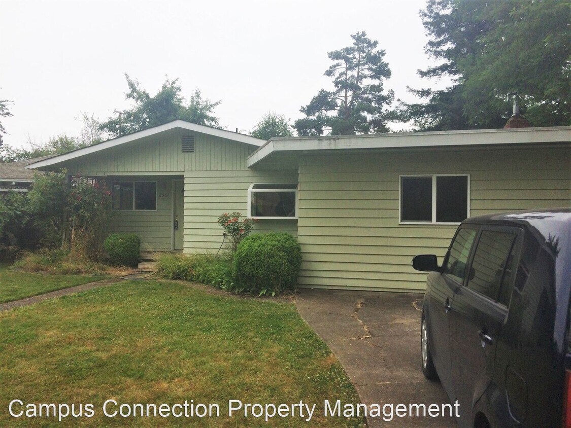 5 br, 2 bath House 2561 Alder House for Rent in Eugene, OR