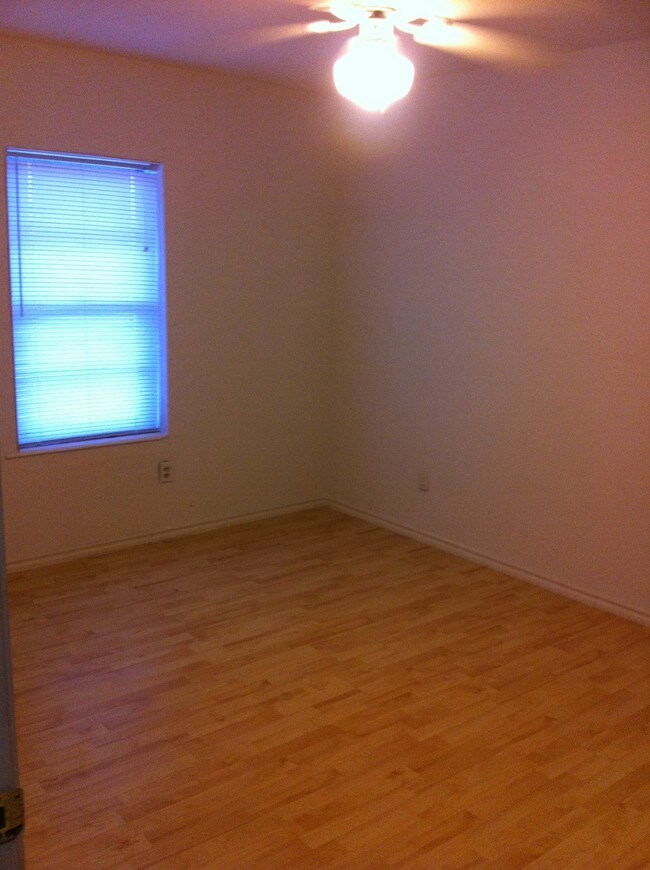 Building Photo - 4811 Bonny Cir