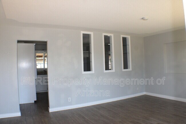 Foto del edificio - 525 N Hunt Dr