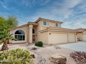 Building Photo - 9437 E Dreyfus Pl