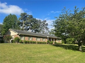 Building Photo - 5416 N Richland Creek Rd