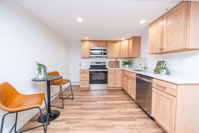 Foto del edificio - 2146 Browning Ave