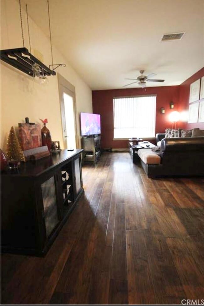 Living room - 24505 Town Center Dr