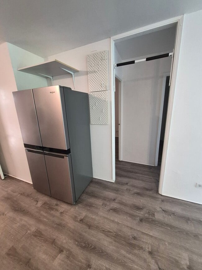 Building Photo - Newly Renovated in the heart of Waikiki 2bd, 1ba, 577sqft. w/Lanai for $2800