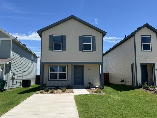 Building Photo - 4484 Bonney Ave