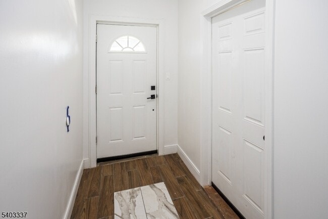 Building Photo - 11 Ellington St