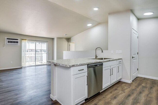 Foto del edificio - HILLCREST ESTATES