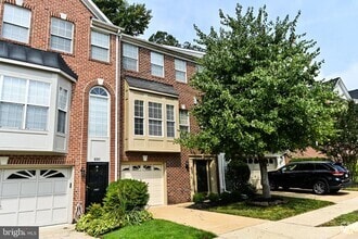 Building Photo - 8373 Millwood Dr