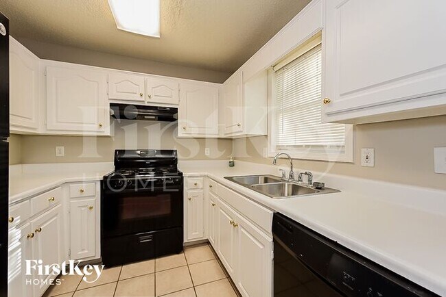 Foto del edificio - 1390 North Hampton Drive