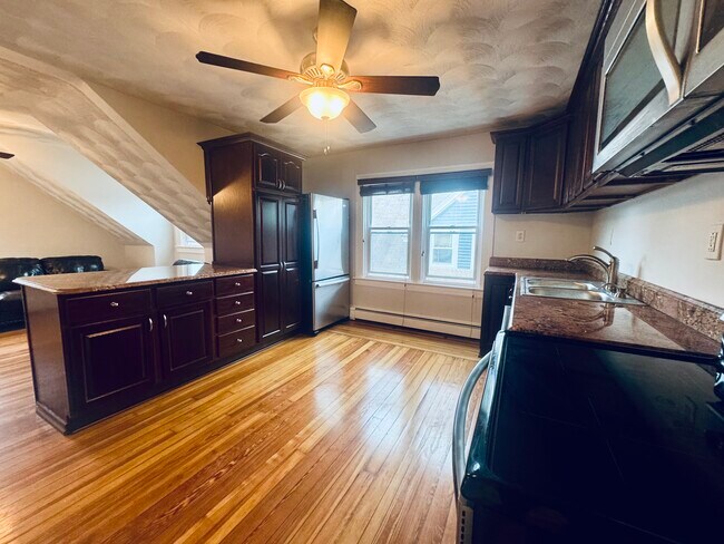 Foto del edificio - 50 Pinehurst Ave