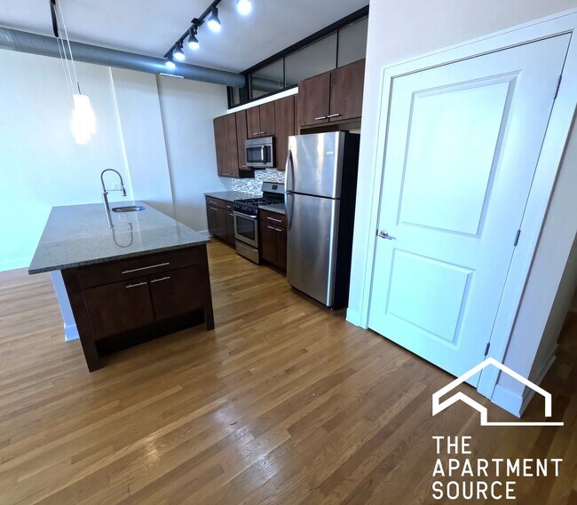 Foto del edificio - 2778 N Milwaukee Ave