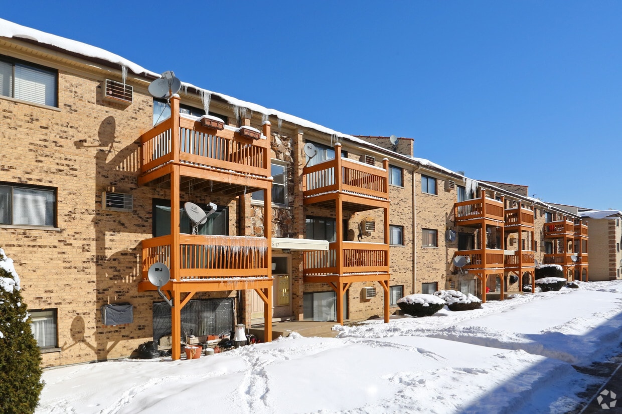 Foto principal - 5117 N East River Rd