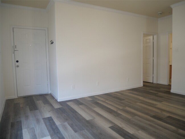 Foto del edificio - 6289 Wilcrest Dr