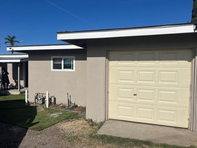 Building Photo - 510 S Escondido Blvd