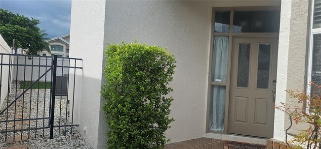 Foto del edificio - 14321 Mandolin Dr