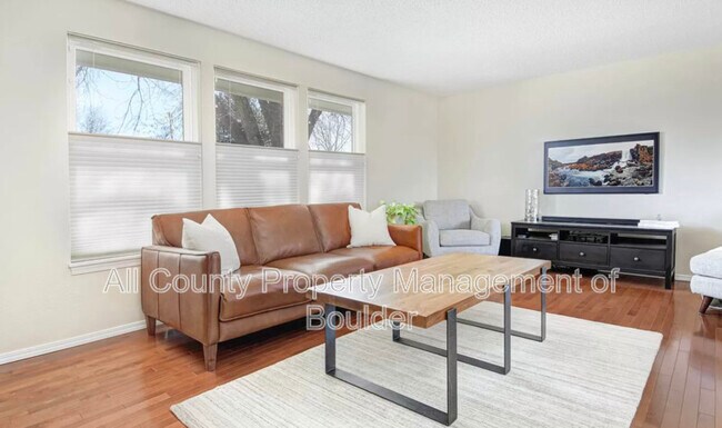 Building Photo - 5 Dartmouth Cir