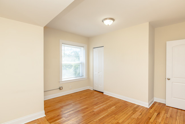 Building Photo - 3301 W Belden Ave
