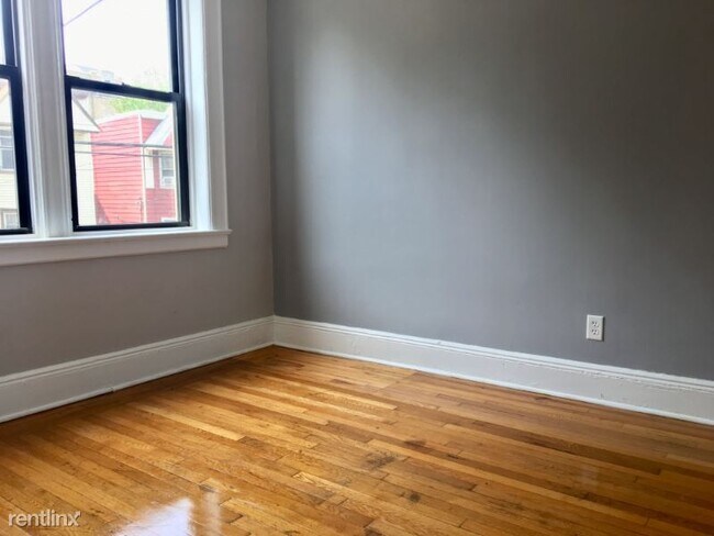 Foto del edificio - 156 Grant Ave