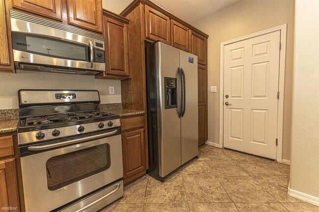 Foto del edificio - 4 br, 2.5 bath Townhome - 3659 W Thalia Ct