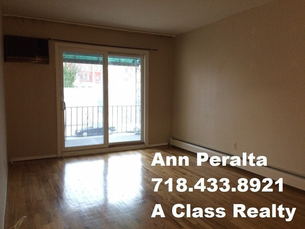 Primary Photo - 22-30 Steinway St