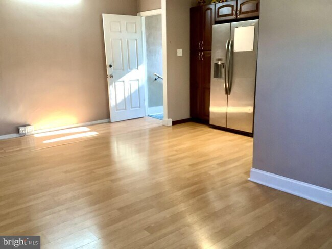 Foto del edificio - 622 W Maple Ave